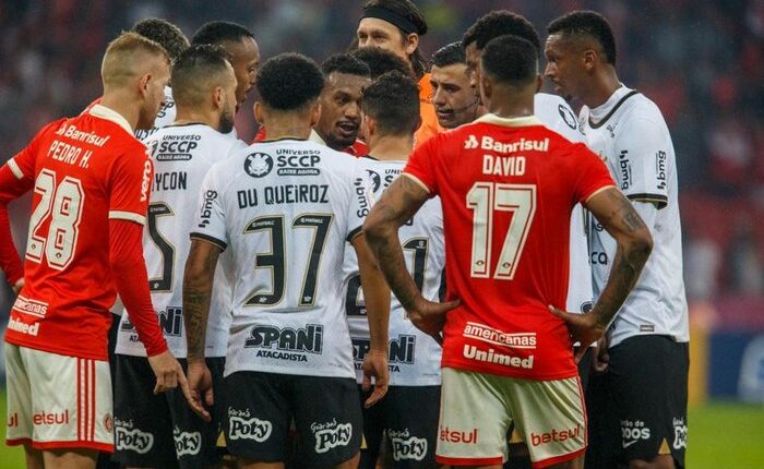 Apesar da vitória em cima do Corinthians, jogador do Internacional faz revelação bombástica sobre seus desejos para o futuro no Timão. Confira