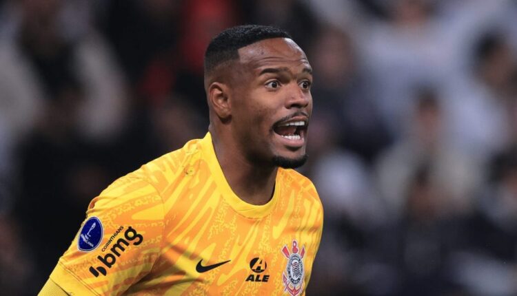 Com a saída de Cássio para o Cruzeiro e Carlos Miguel voando em campo, diretoria do Corinthians planeja contratar novo goleiro no segundo semestre