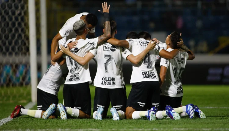 Corinthians aproveita folga do Campeonato Brasileiro para colocar em evidência chegada de três jogadores. Entenda