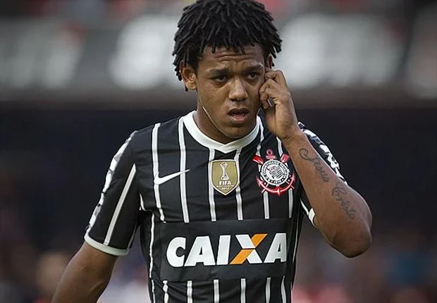 Após tentar negociar seu retorno ao Corinthians, Romarinho decide assinar com equipe da segunda divisão. Confira os detalhes